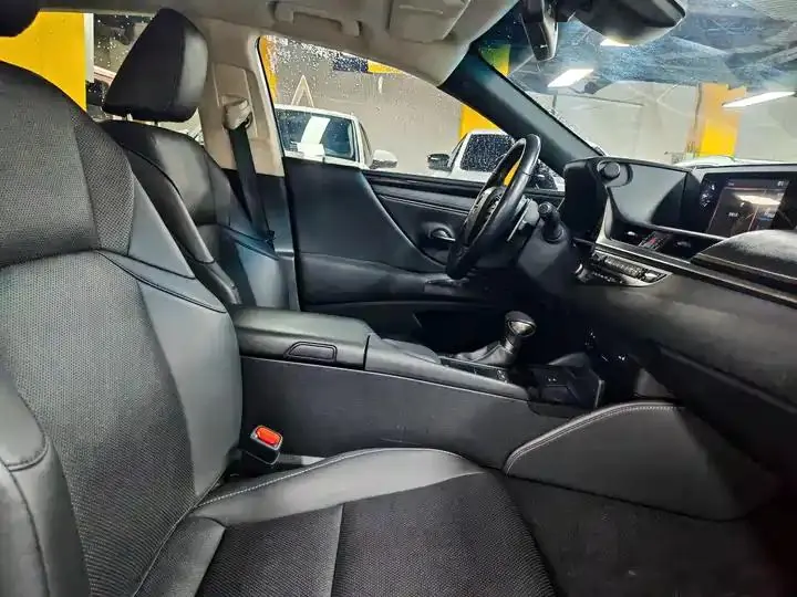 Lexus ES 2020 300h Excellent Edition National V 6