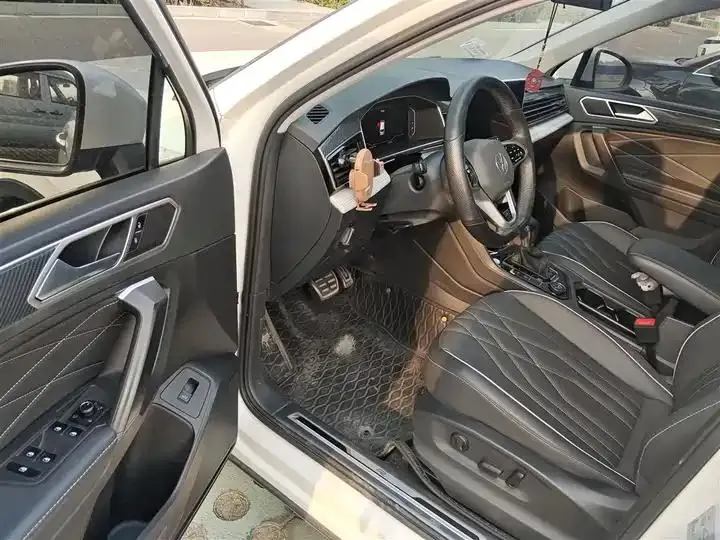 Tiguan L 2022 380TSI automatic four-wheel drive R-Line Yuexiang Edition 7 seats 12