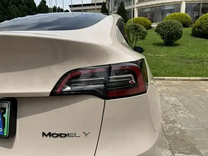 2022 Model Y Refreshed Rear-Wheel-Drive Version 11