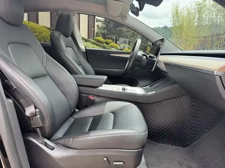 2022 Model Y Refreshed Rear-Wheel-Drive Version 19