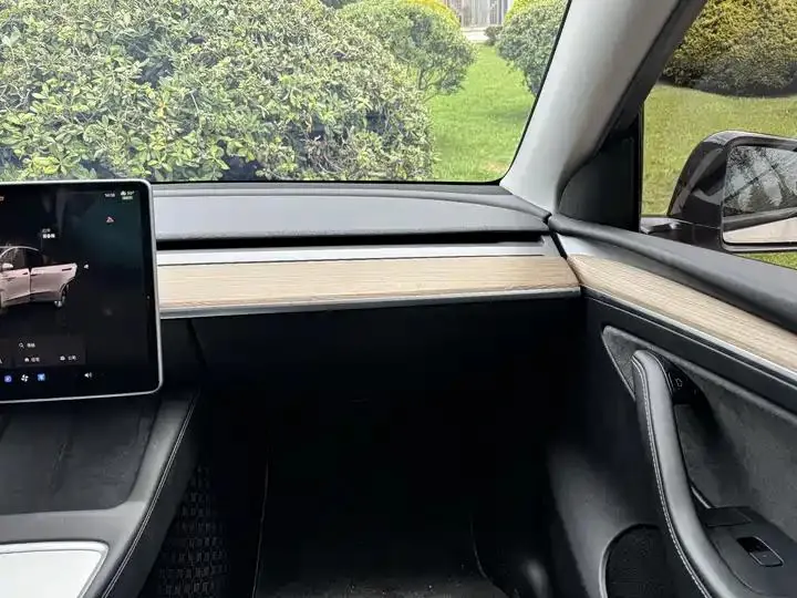 2022 Model Y Refreshed Rear-Wheel-Drive Version 23
