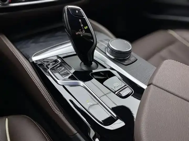 BMW 5 Series 2022 model facelift 530Li Leading Edition M Sport Package 19