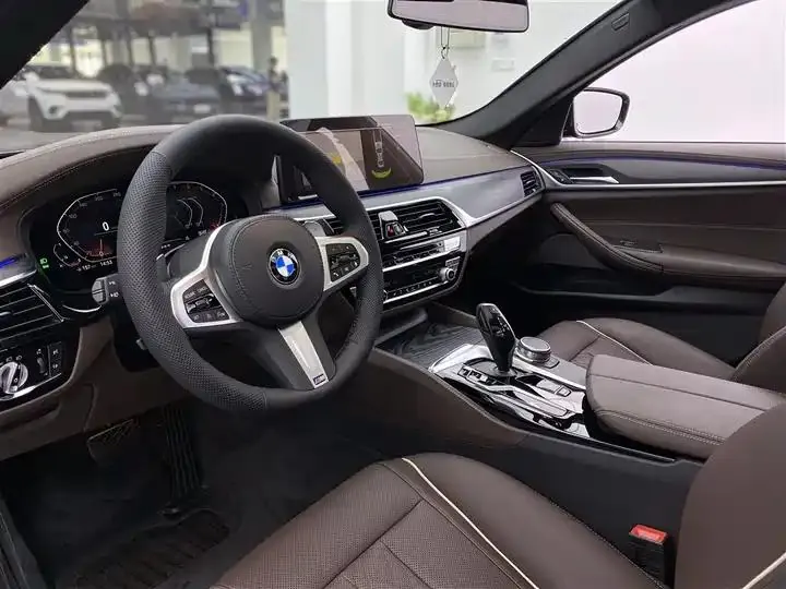 BMW 5 Series 2022 model facelift 530Li Leading Edition M Sport Package 6