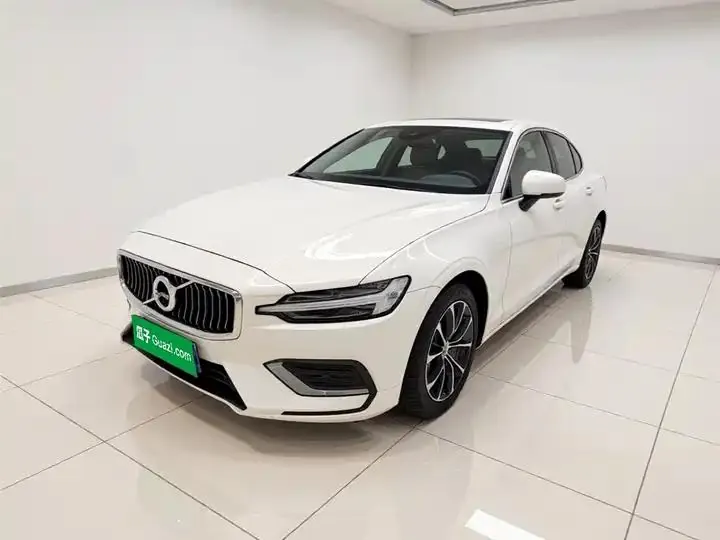 Volvo S60 2022 B4 Zhiyi Deluxe Edition - View 1