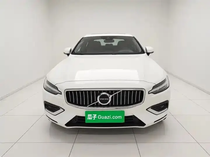 Volvo S60 2022 B4 Zhiyi Deluxe Edition 2