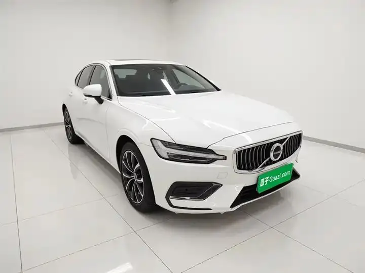 Volvo S60 2022 B4 Zhiyi Deluxe Edition 3