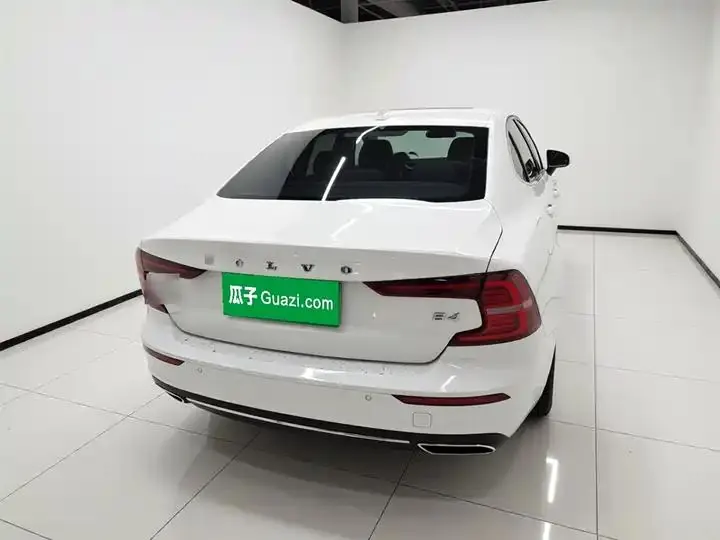 Volvo S60 2022 B4 Zhiyi Deluxe Edition 5