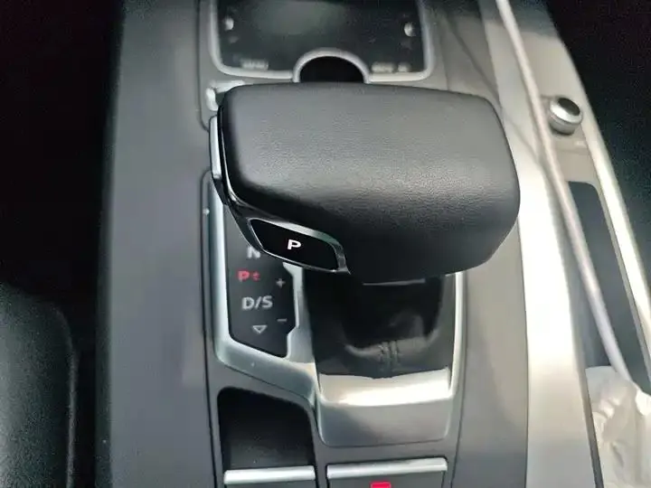Audi Q5L 2020 to 40 TFSI Fashion 10