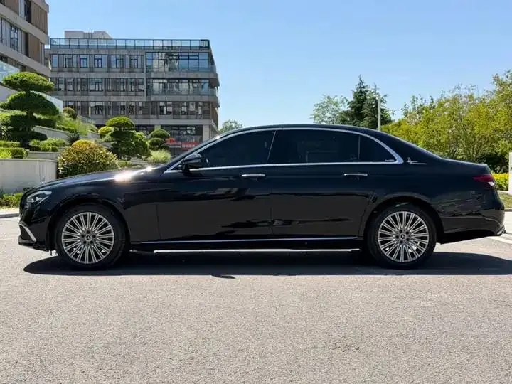 Mercedes Benz E-Class 2023 E 300 L Fashion 11