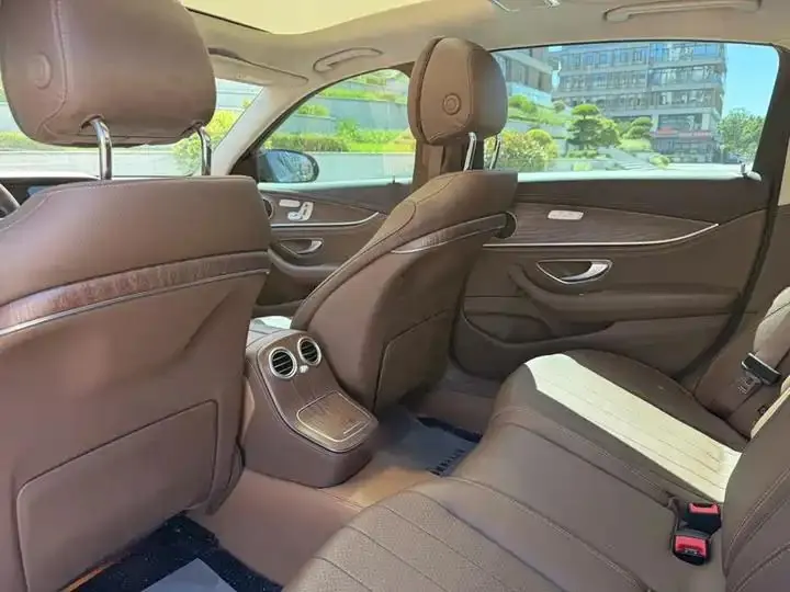 Mercedes Benz E-Class 2023 E 300 L Fashion 15