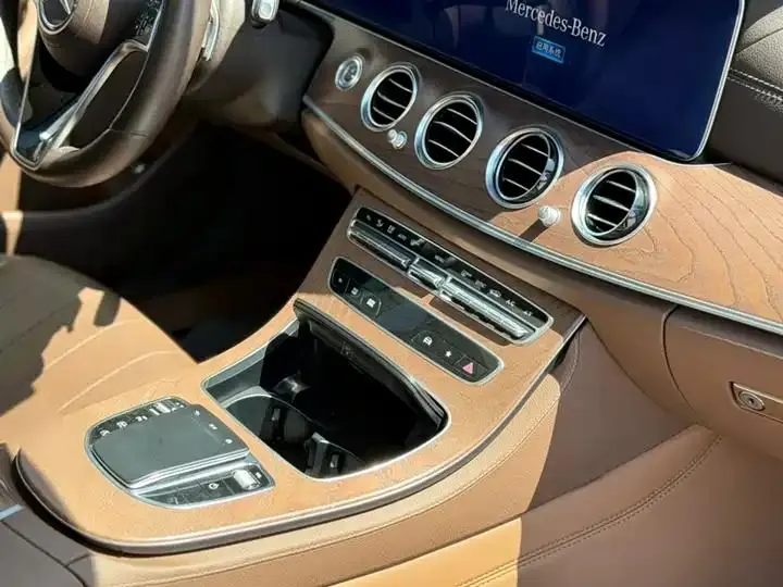 Mercedes Benz E-Class 2023 E 300 L Fashion 4