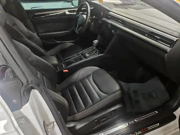 FAW-Volkswagen CC 2021 model 380TSI Striking Edition 4