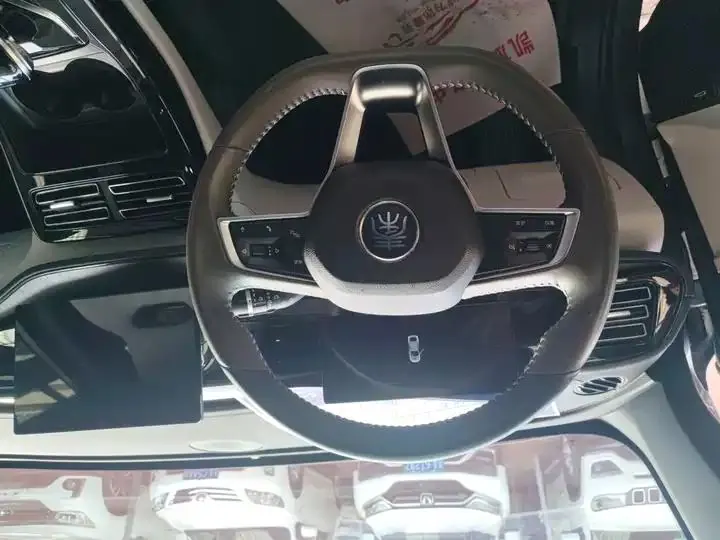 Qin PLUS 2024 Glory Edition DM-i 55KM Leading Model 13