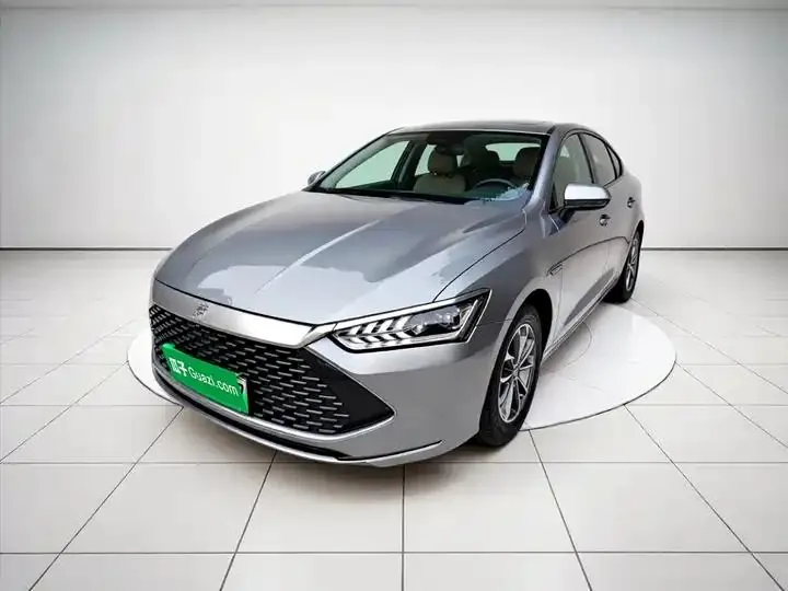 Qin PLUS 2024 Glory Edition DM-i 55KM Leading Model 2