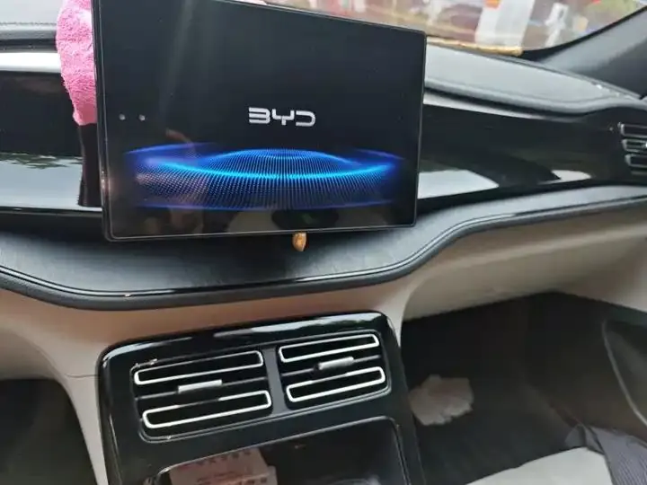 Qin PLUS 2024 Glory Edition DM-i 55KM Leading Model 6