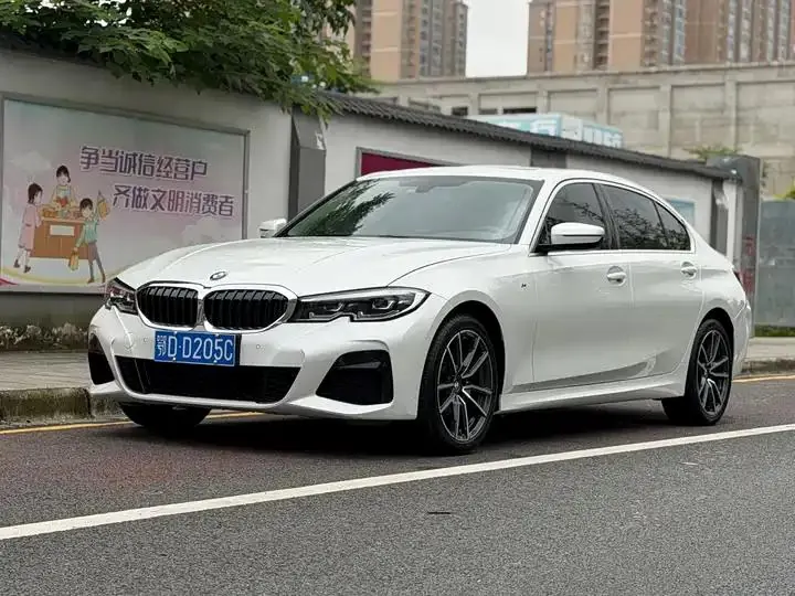 BMW 3 Series 2022 320Li M Sports Suit - View 1