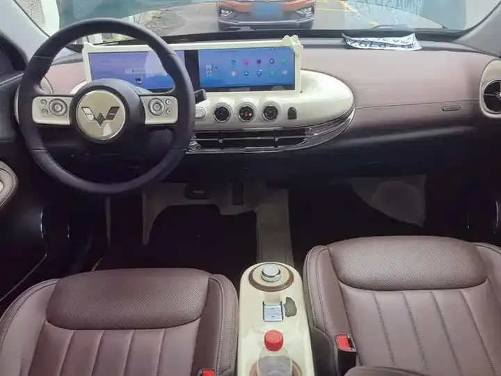 WuLing Plantronics 2023 333km LingBox Connected 10