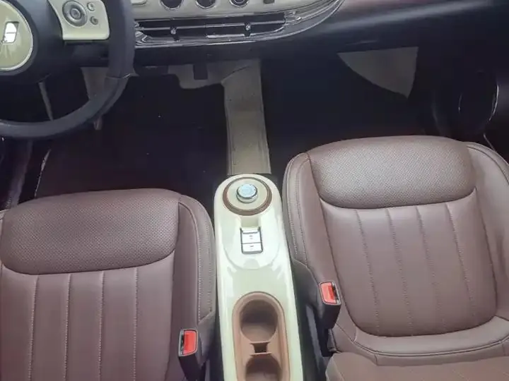 WuLing Plantronics 2023 333km LingBox Connected 14