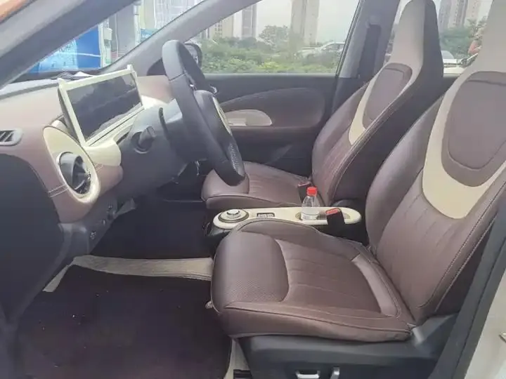 WuLing Plantronics 2023 333km LingBox Connected 15