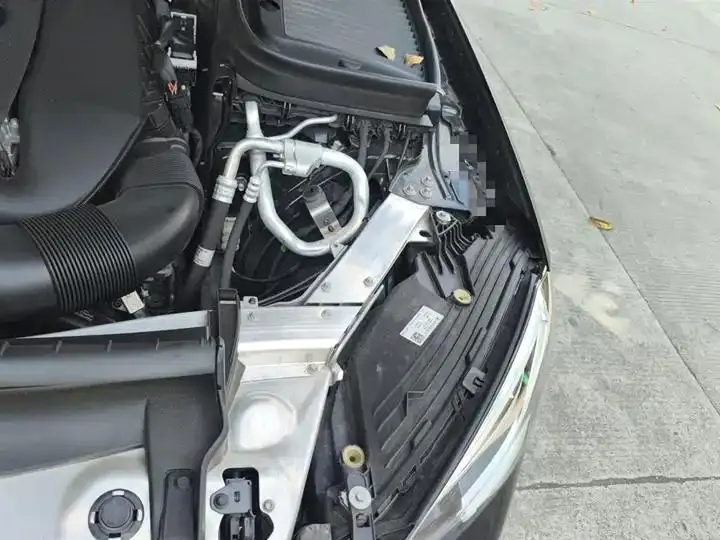 Mercedes Benz GLC 2022 changed to three GLC 260 L 4MATIC dynamic 23