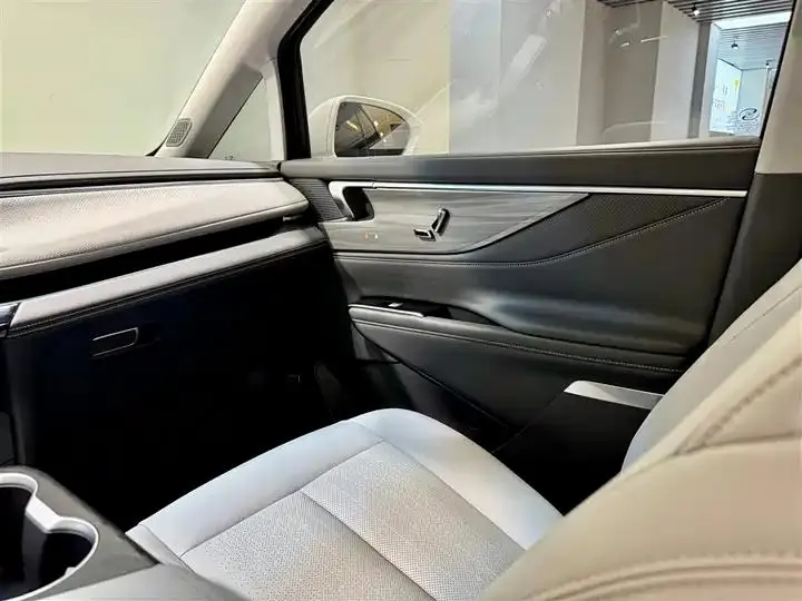 Buick GL8 2025 Lu Zun Exclusive Edition 26
