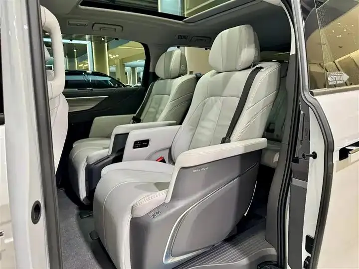 Buick GL8 2025 Lu Zun Exclusive Edition 27