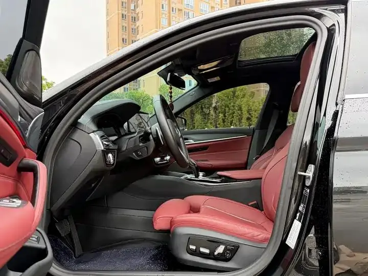 BMW 5 Series 2023 530Li Exclusive M Sports Suit 4