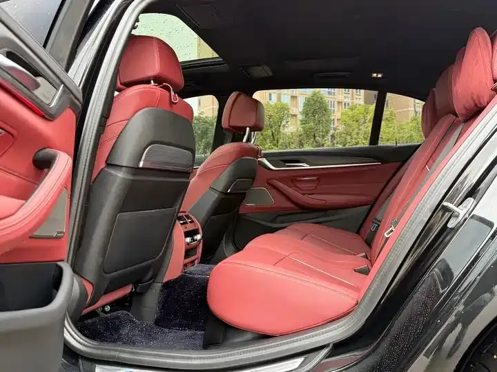 BMW 5 Series 2023 530Li Exclusive M Sports Suit 6