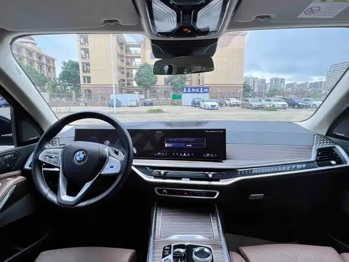 BMW X7 2023 xDrive40i Leading Luxury Suit 18