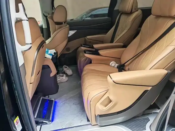 Denza D9 2022 EV 620 Premium Model 3