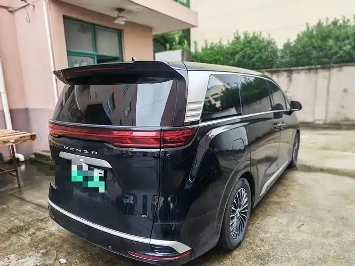 Denza D9 2022 EV 620 Premium Model 9