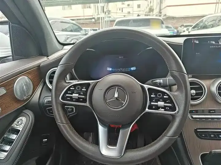Mercedes Benz GLC 2020 GLC 300 L 4MATIC Dynamic 6