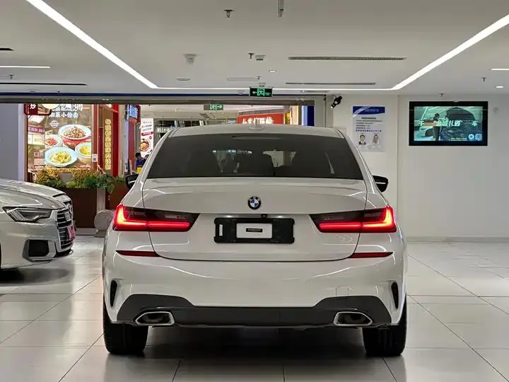 BMW 3 Series 2020 model 320Li M Sport Package 6