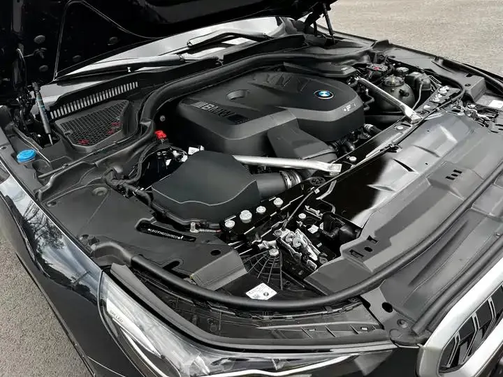 BMW 5 Series 2025 530Li Leading M Sports Suit 16