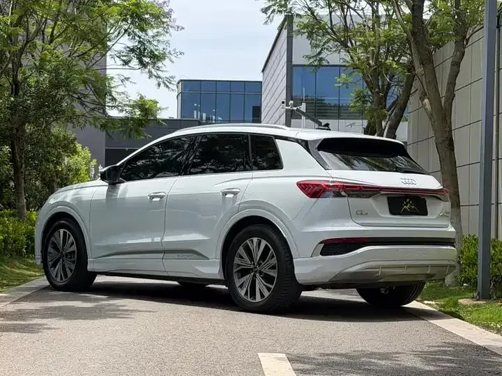 Audi Q4 e-tron 2024 40 e-tron Creation Edition 4