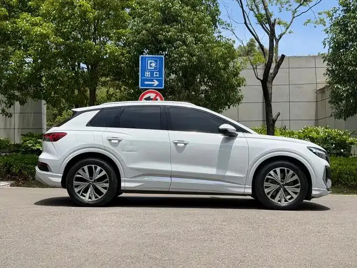 Audi Q4 e-tron 2024 40 e-tron Creation Edition 5