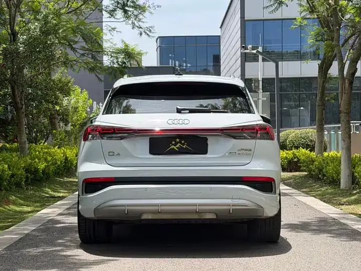 Audi Q4 e-tron 2024 40 e-tron Creation Edition 8