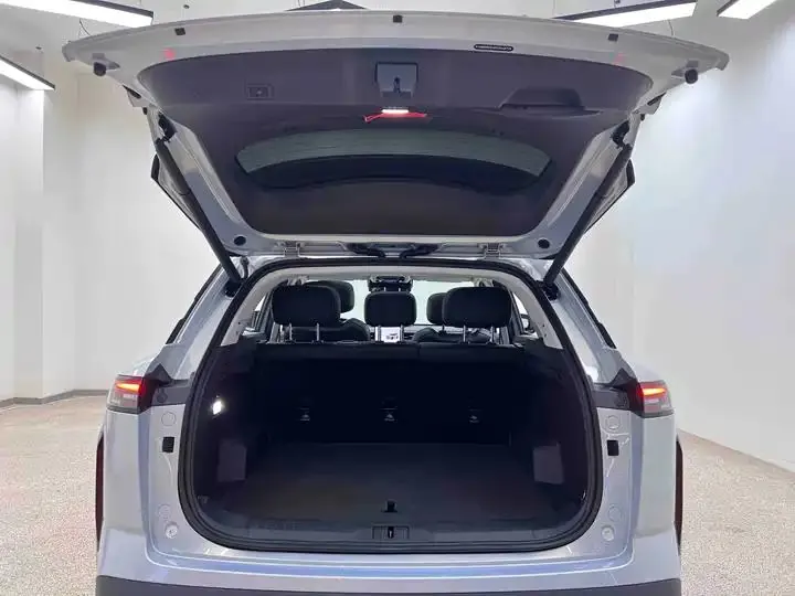 Explore 06 C- DM 2024 Luxury Model 31