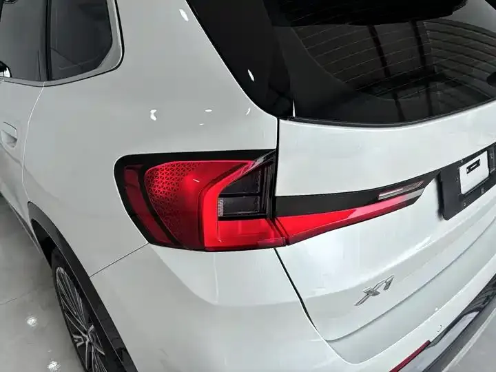 BMW X1 2024 xDrive25Li X Design Set 10
