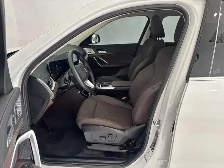 BMW X1 2024 xDrive25Li X Design Set 13