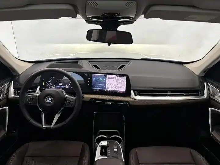 BMW X1 2024 xDrive25Li X Design Set 15