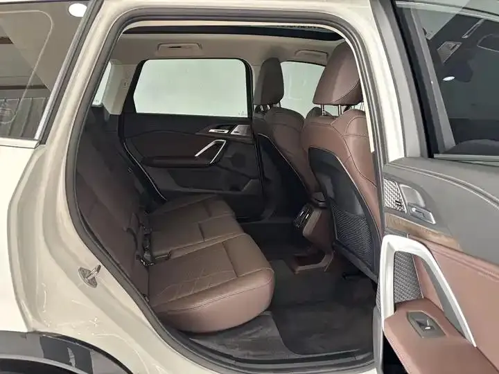 BMW X1 2024 xDrive25Li X Design Set 24