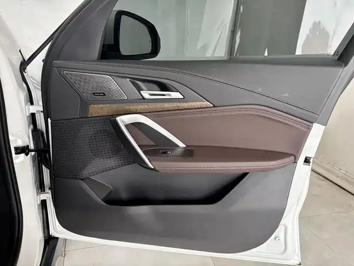 BMW X1 2024 xDrive25Li X Design Set 25