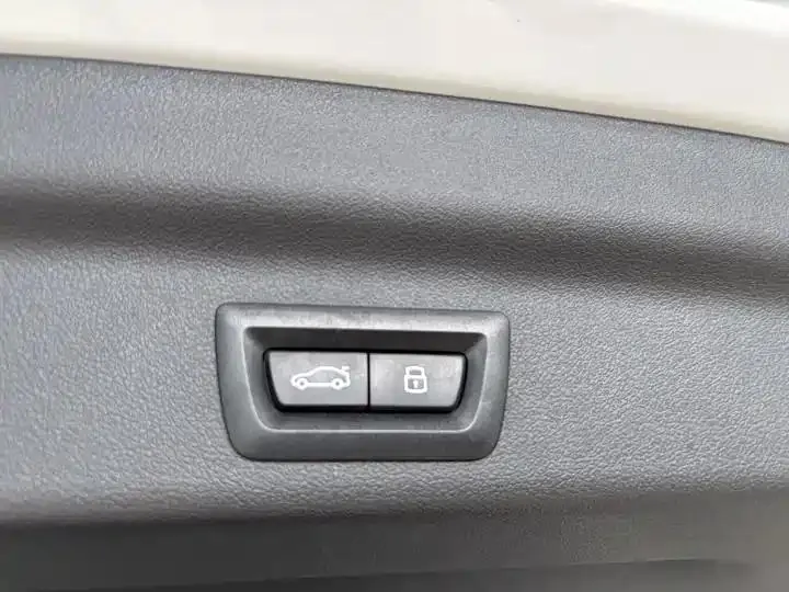 BMW X1 2024 xDrive25Li X Design Set 29