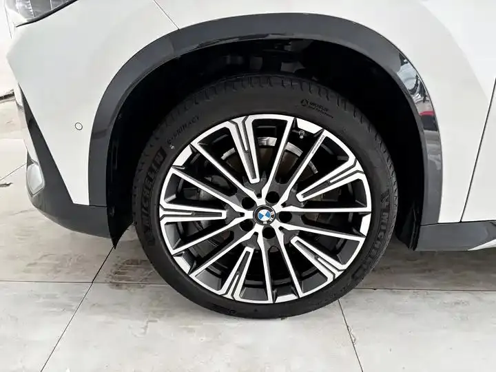BMW X1 2024 xDrive25Li X Design Set 32