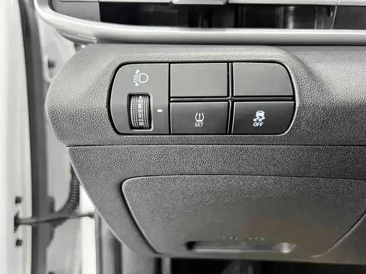 Elantra 2023 1.5L CVT LUX Prestige Edition 10