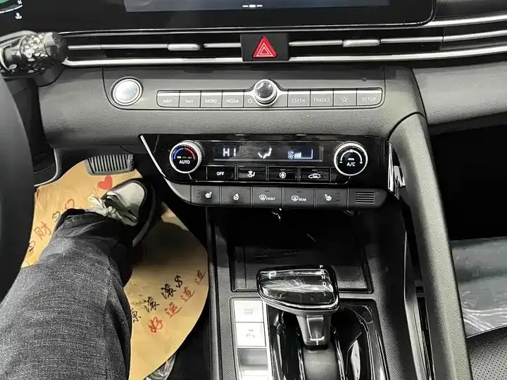 Elantra 2023 1.5L CVT LUX Prestige Edition 13