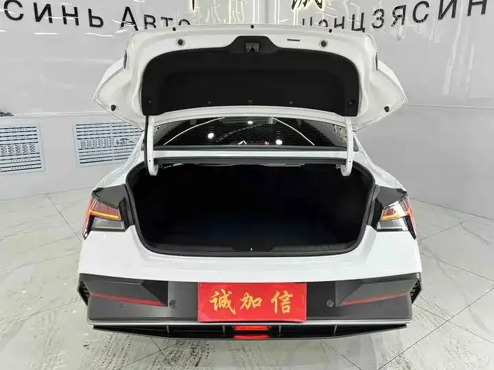 Elantra 2023 1.5L CVT LUX Prestige Edition 17