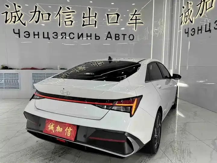 Elantra 2023 1.5L CVT LUX Prestige Edition 4
