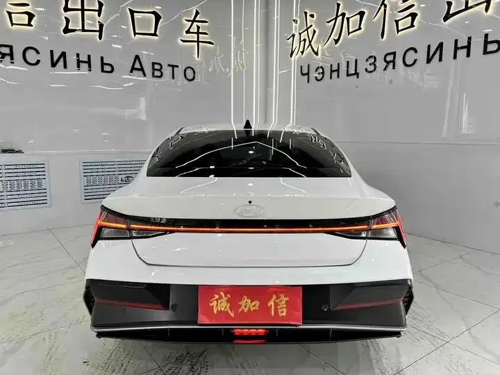 Elantra 2023 1.5L CVT LUX Prestige Edition 5